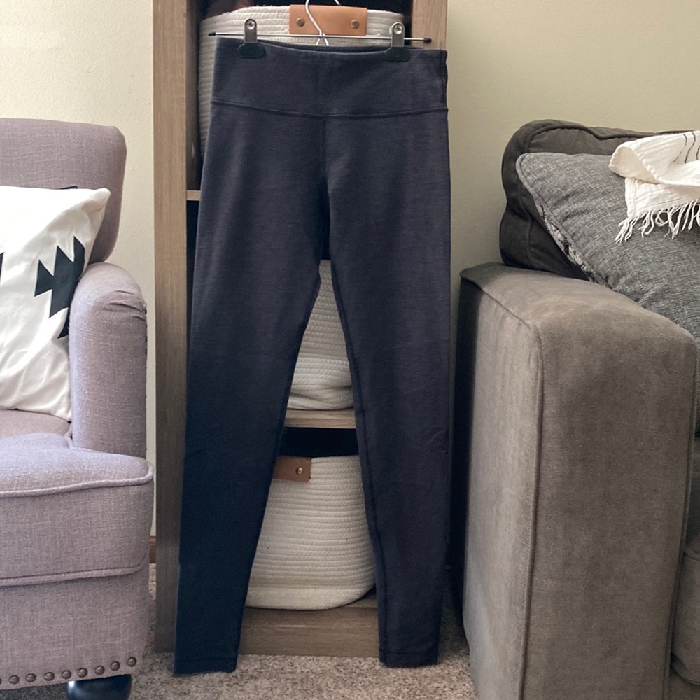 Lululemon yoga pants size 6